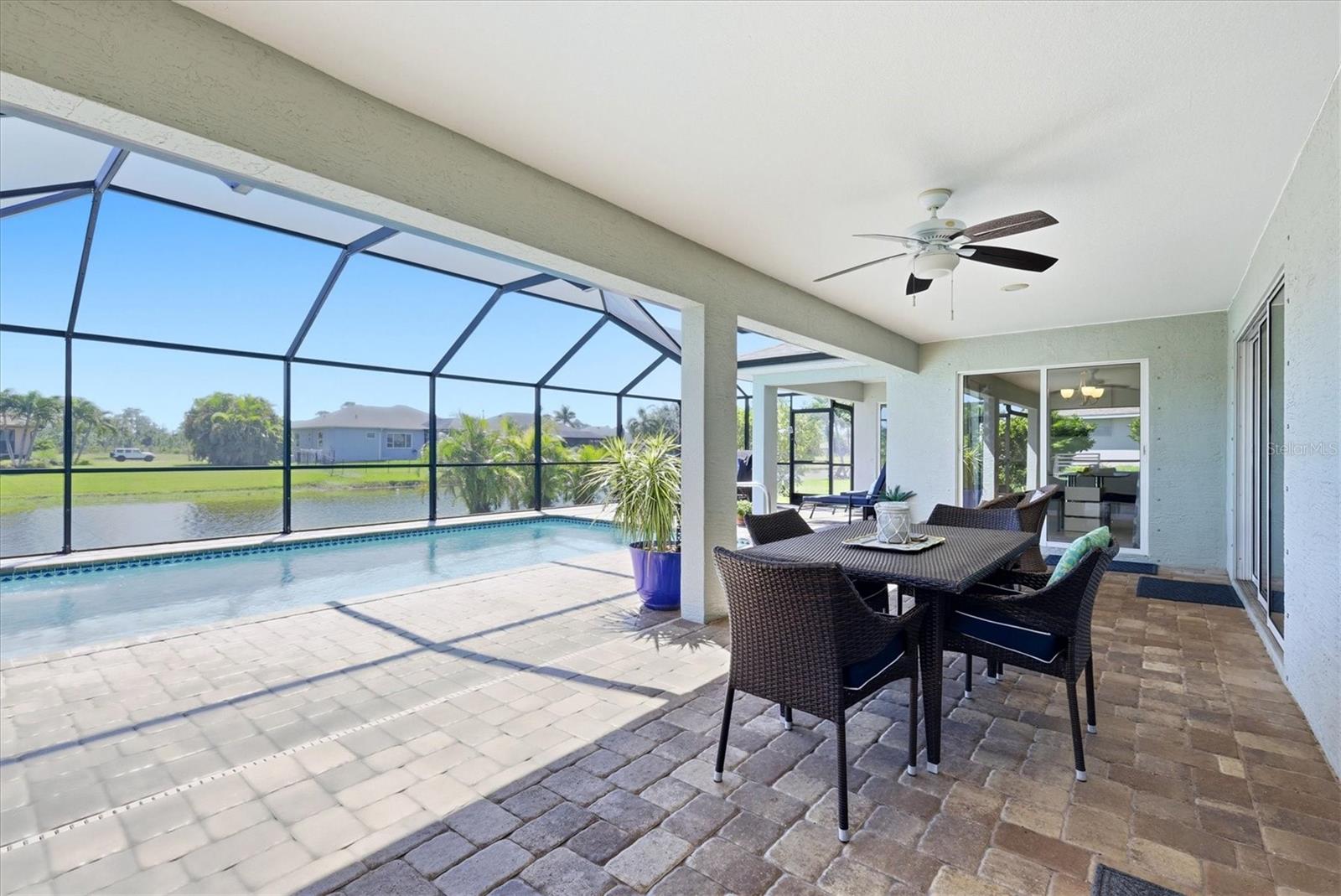 1087 ROTONDA CIR