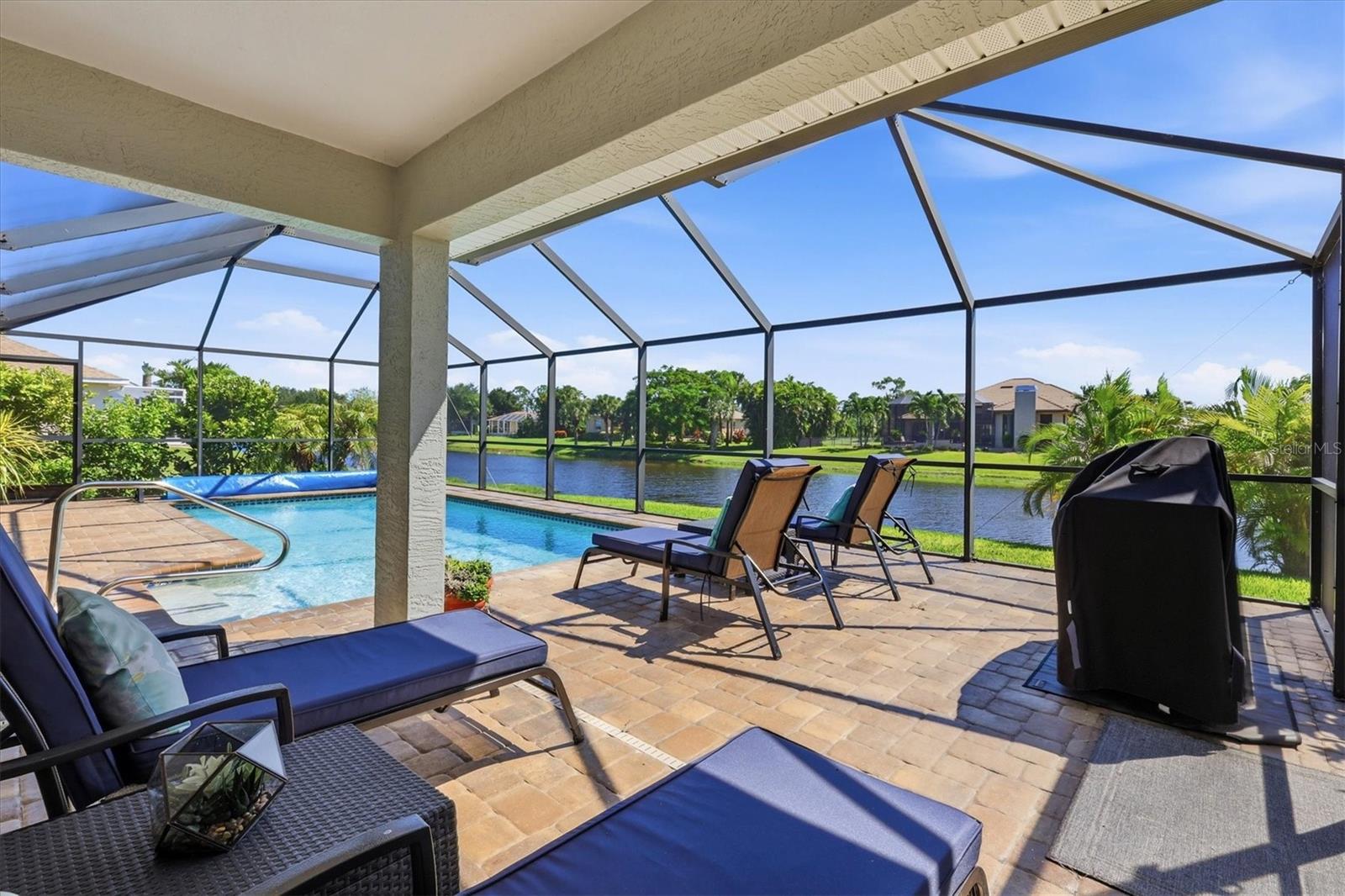 1087 ROTONDA CIR