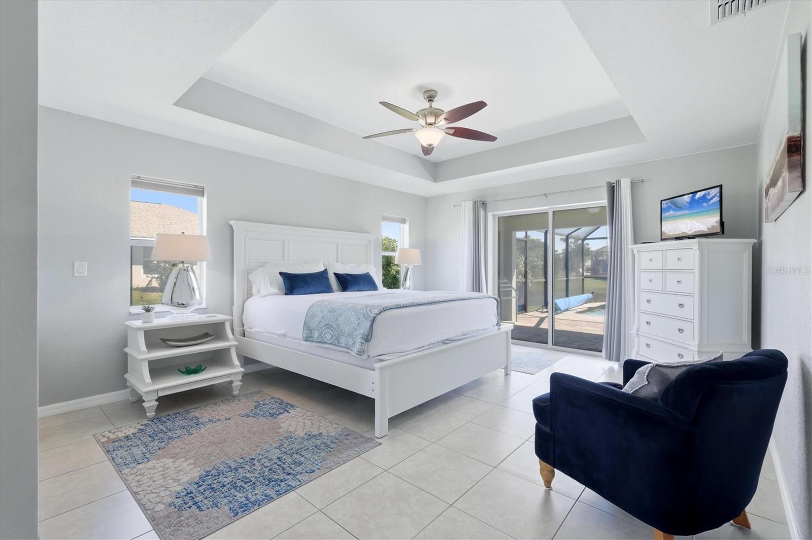 1087 ROTONDA CIR