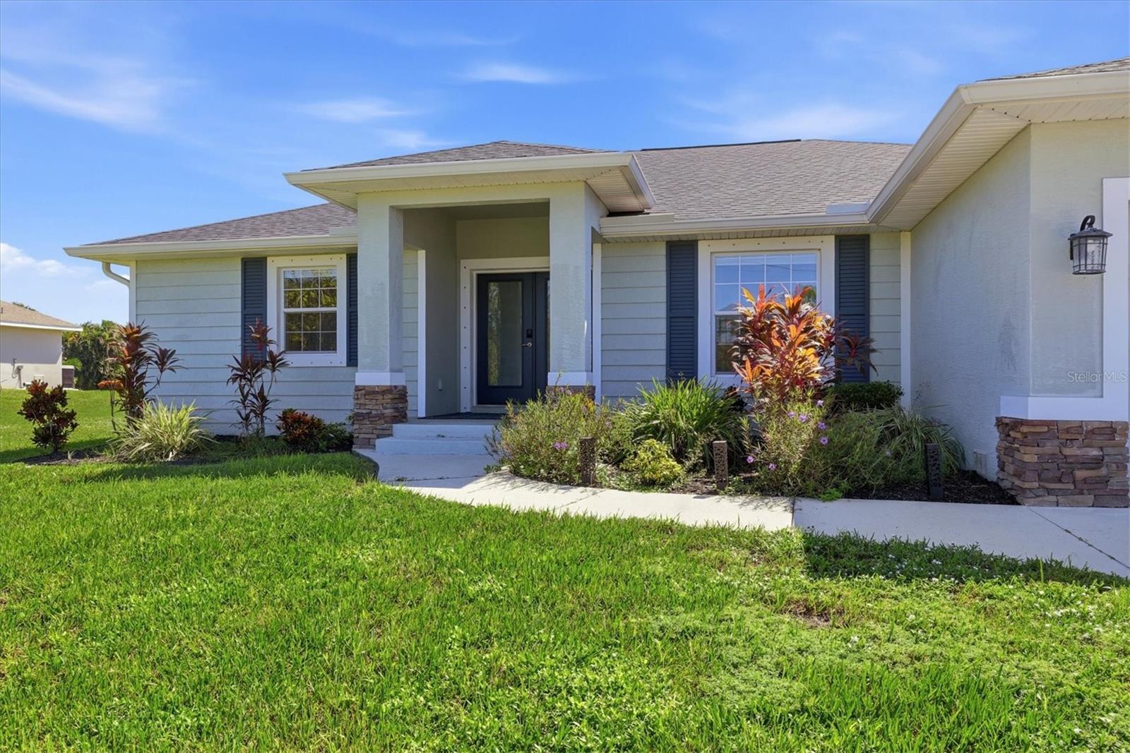 1087 ROTONDA CIR