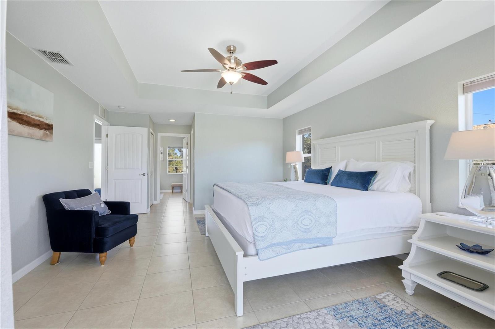 1087 ROTONDA CIR