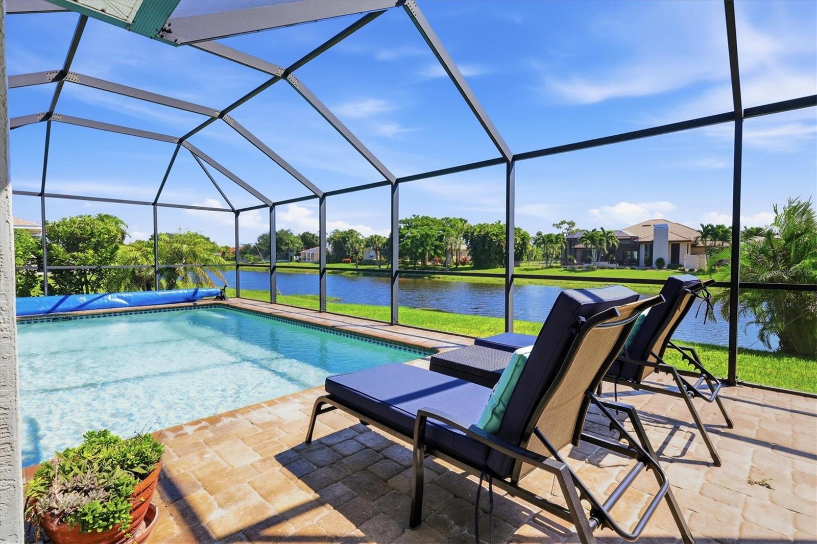 1087 ROTONDA CIR