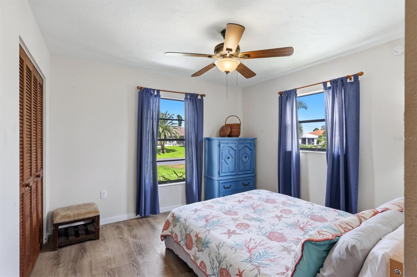 27 MARK TWAIN LN