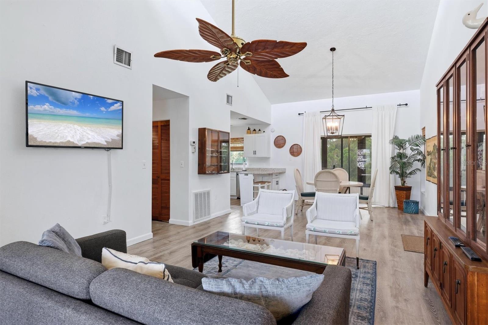 27 MARK TWAIN LN