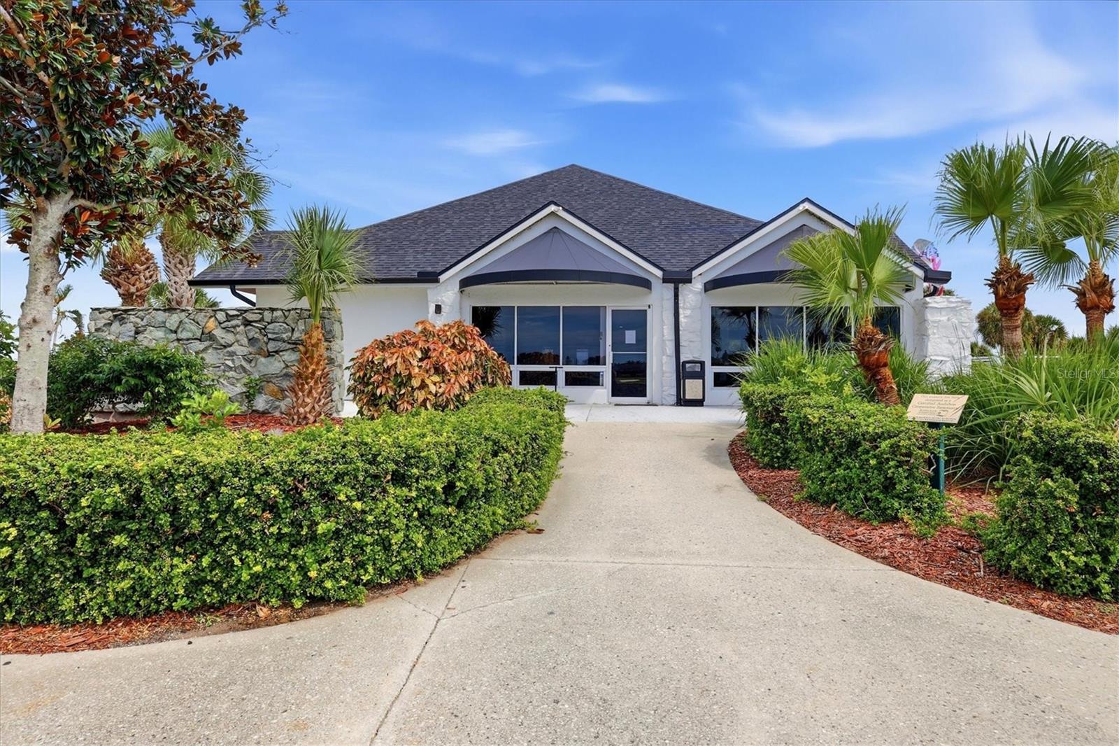 42 PINEHURST CT