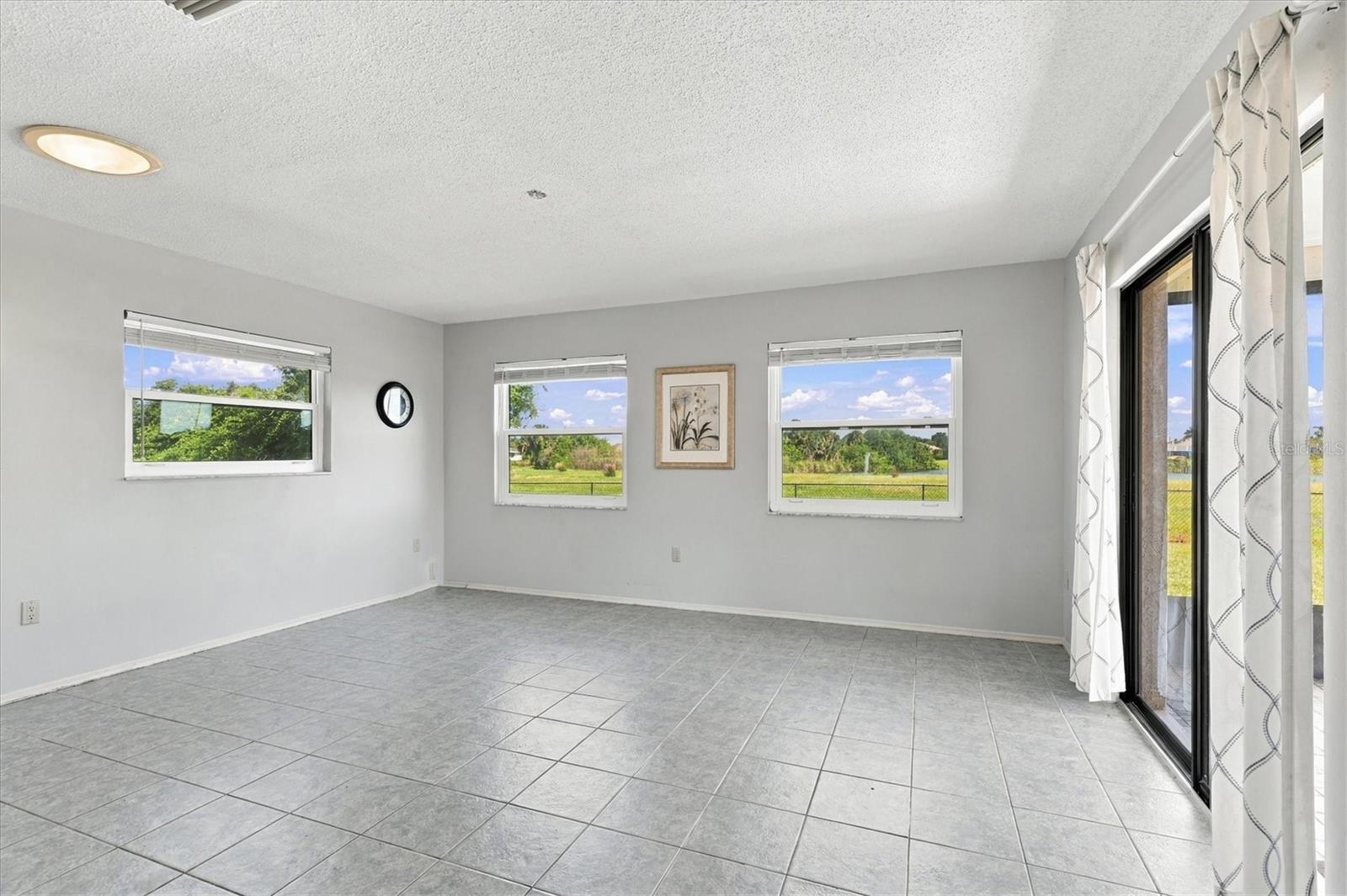 42 PINEHURST CT