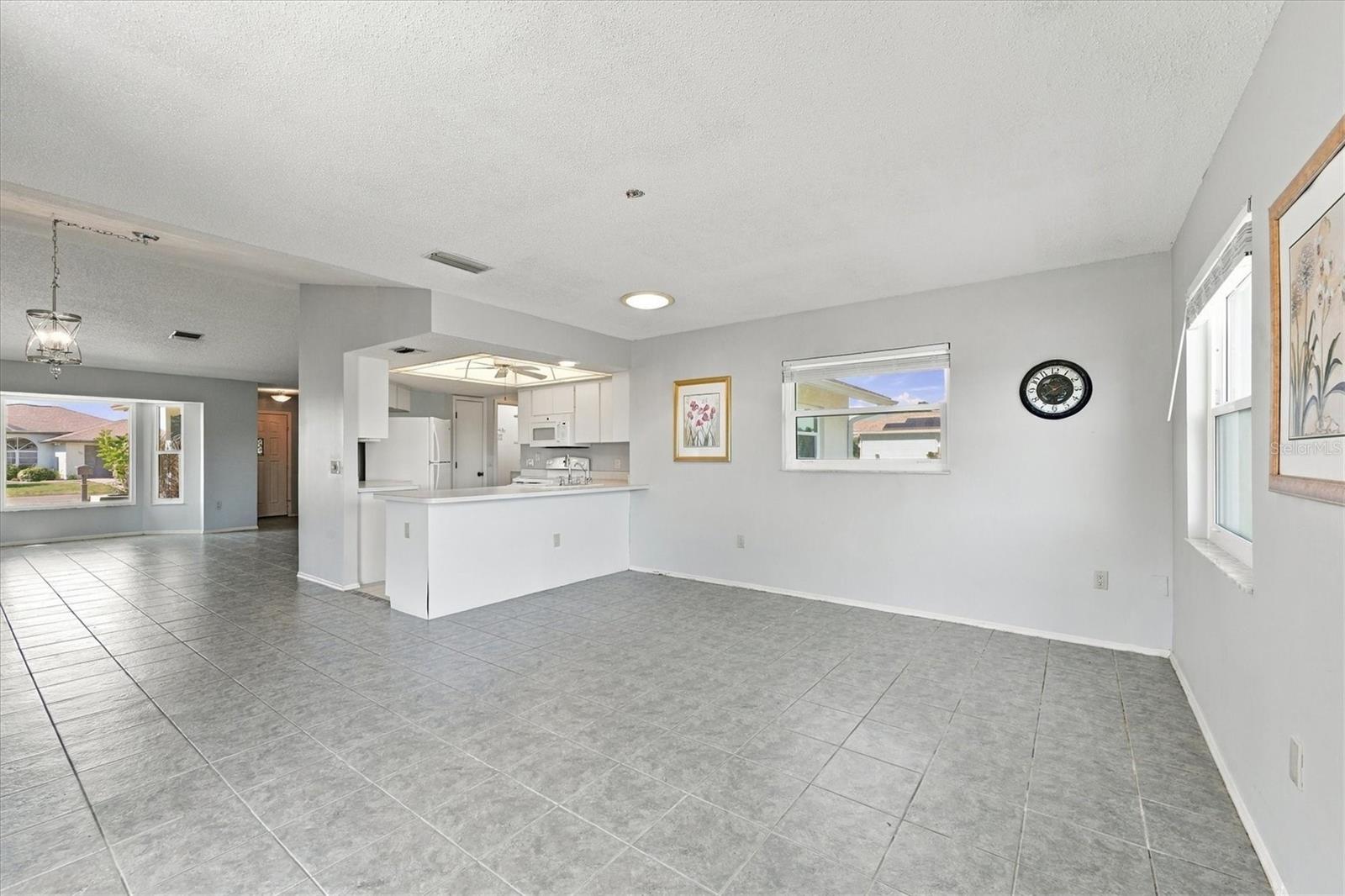 42 PINEHURST CT