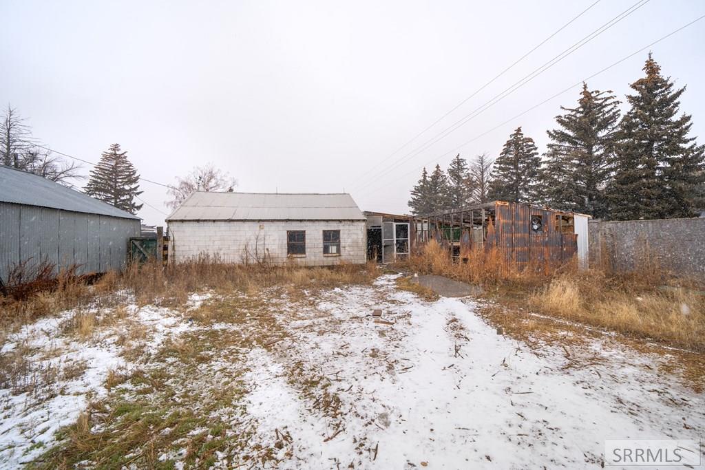 11260 N 15th E