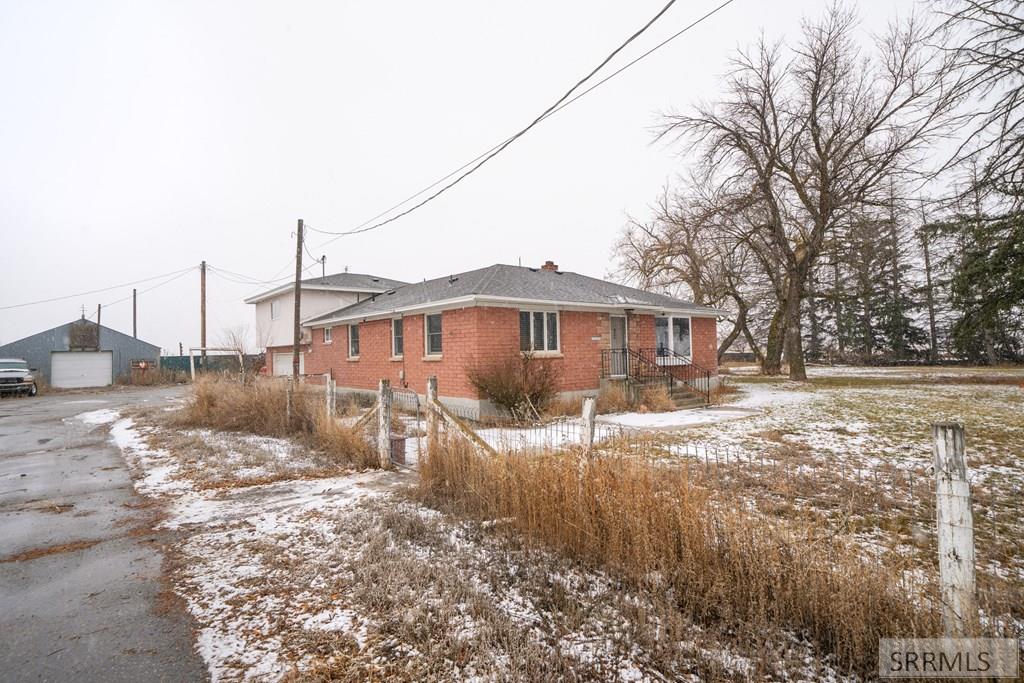 11260 N 15th E