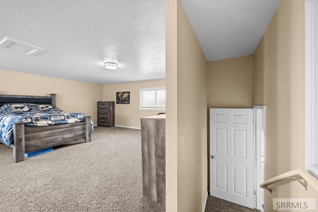 11260 N 15th E