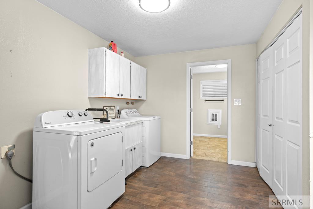 11260 N 15th E