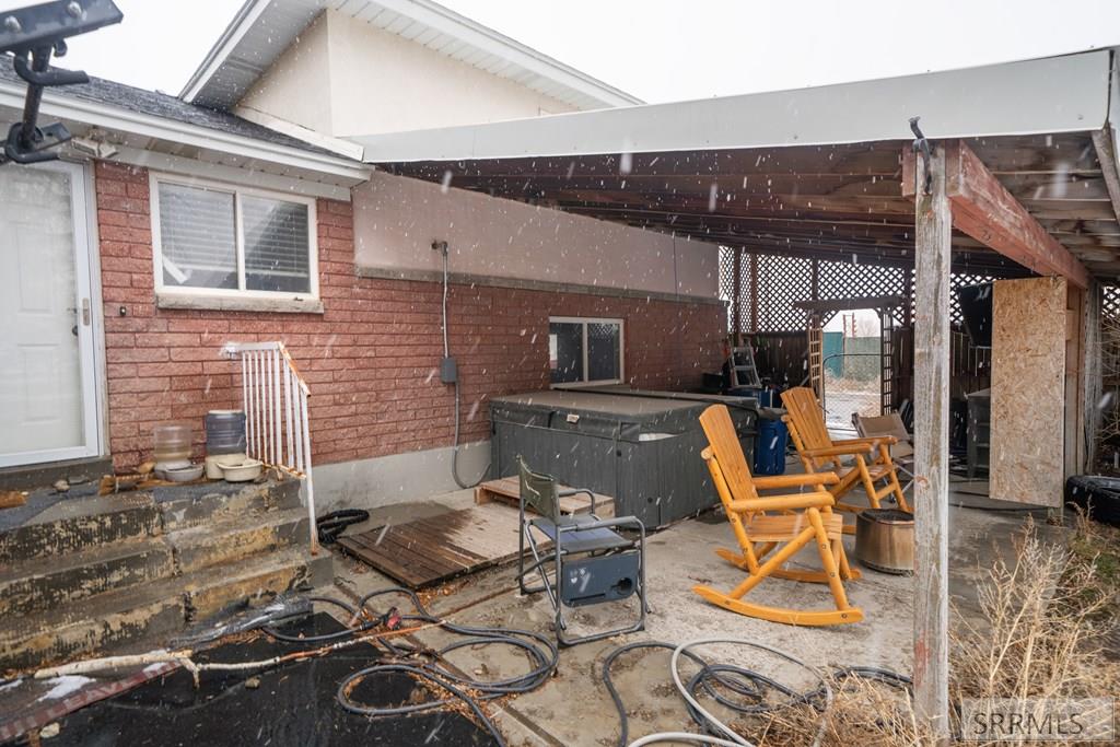 11260 N 15th E