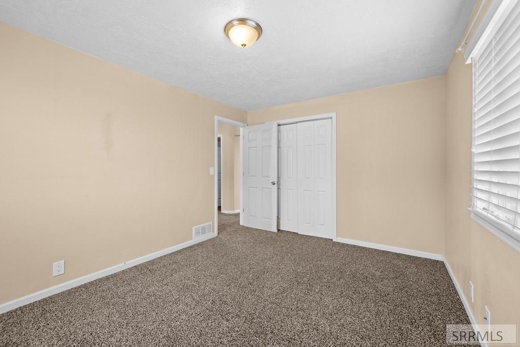 11260 N 15th E