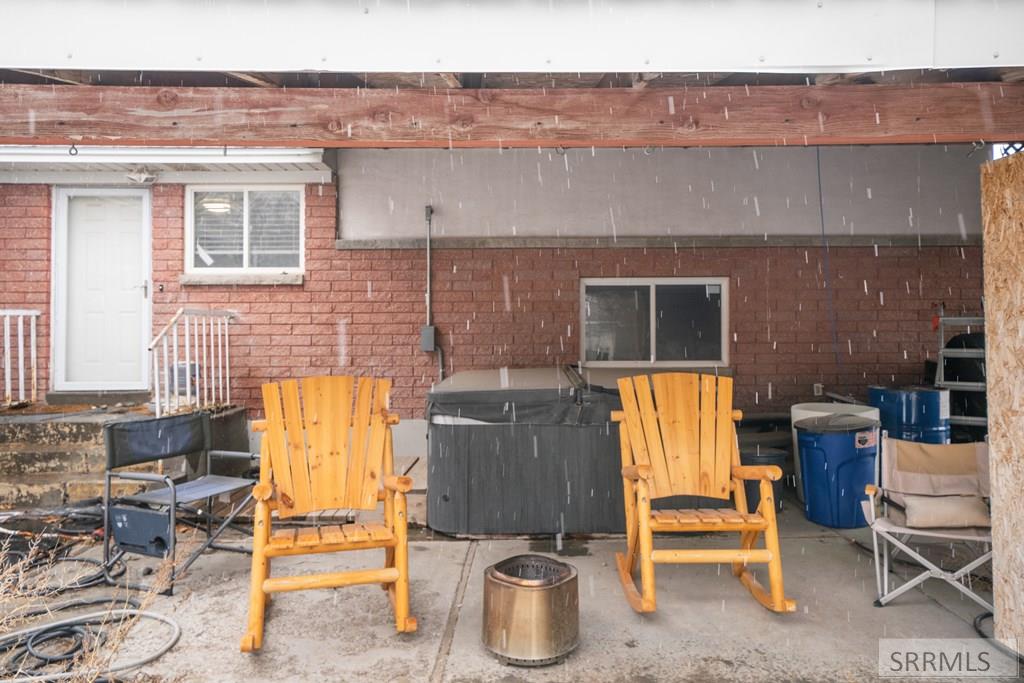 11260 N 15th E