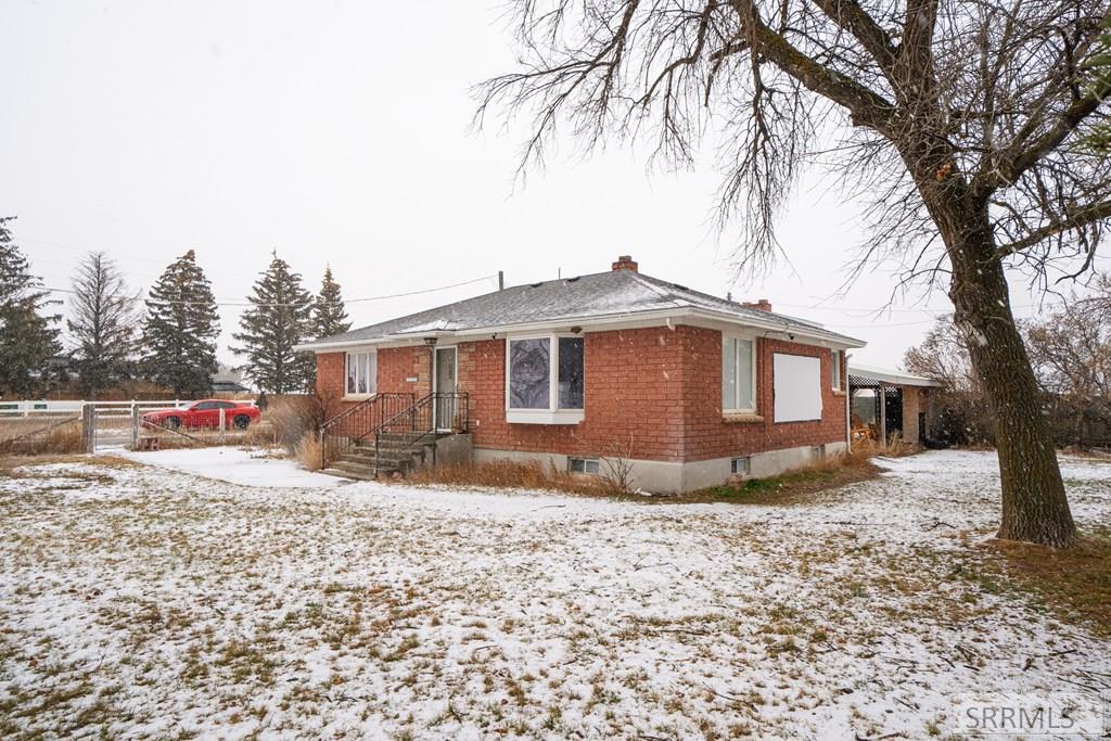 11260 N 15th E