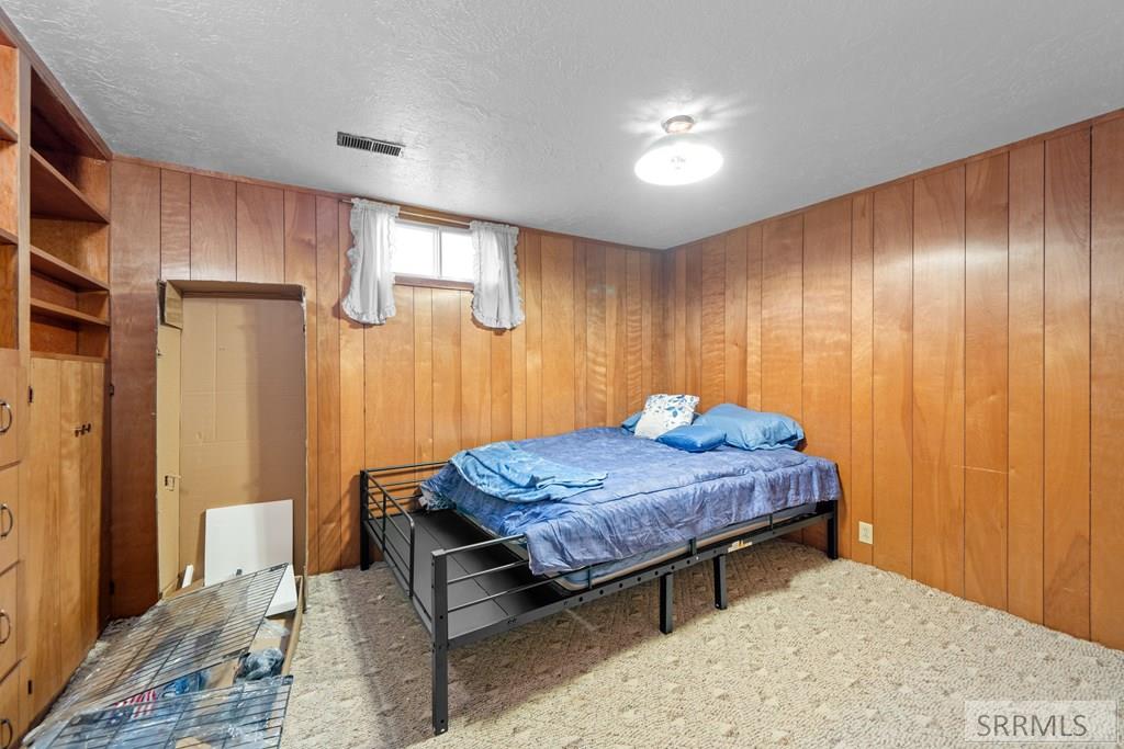 11260 N 15th E