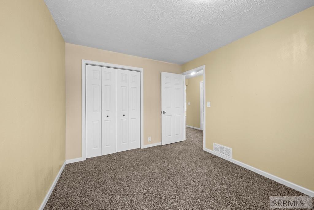 11260 N 15th E