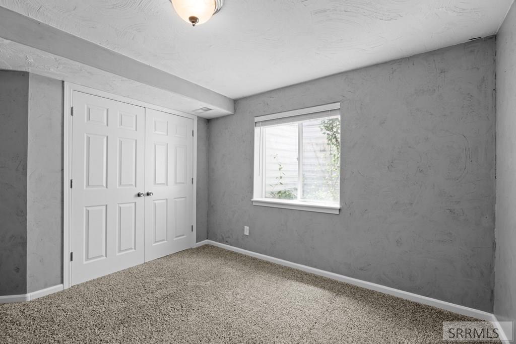 5009 S Vintage Lane