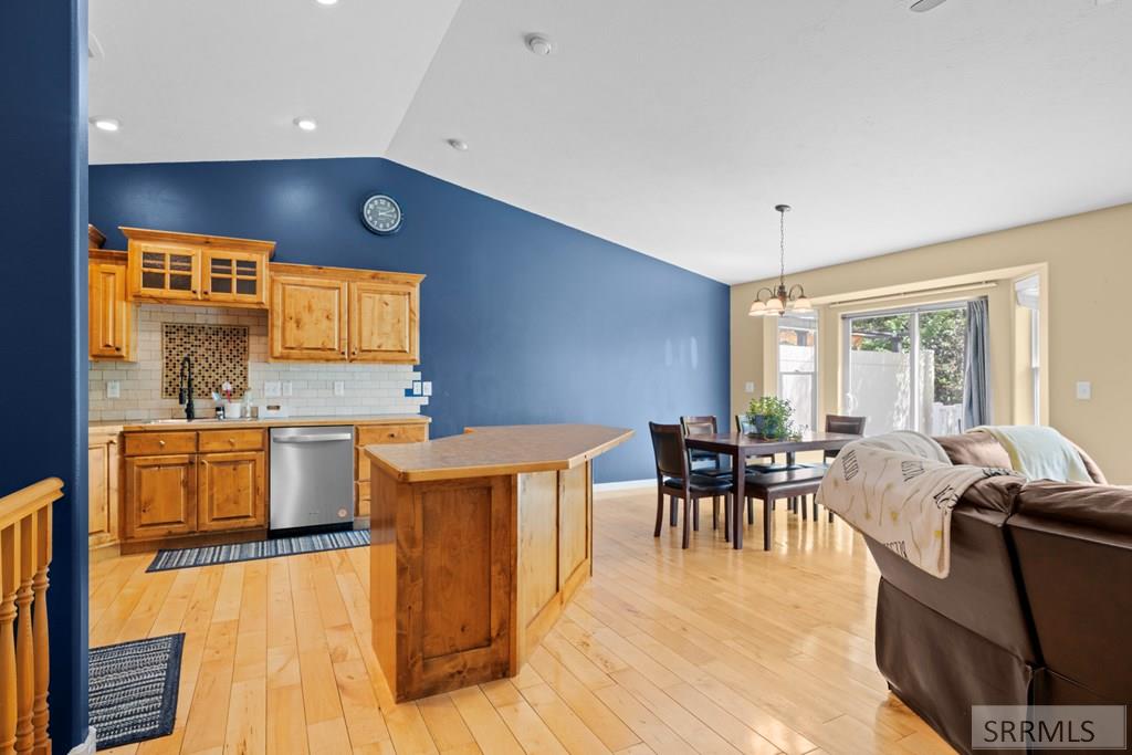 5009 S Vintage Lane