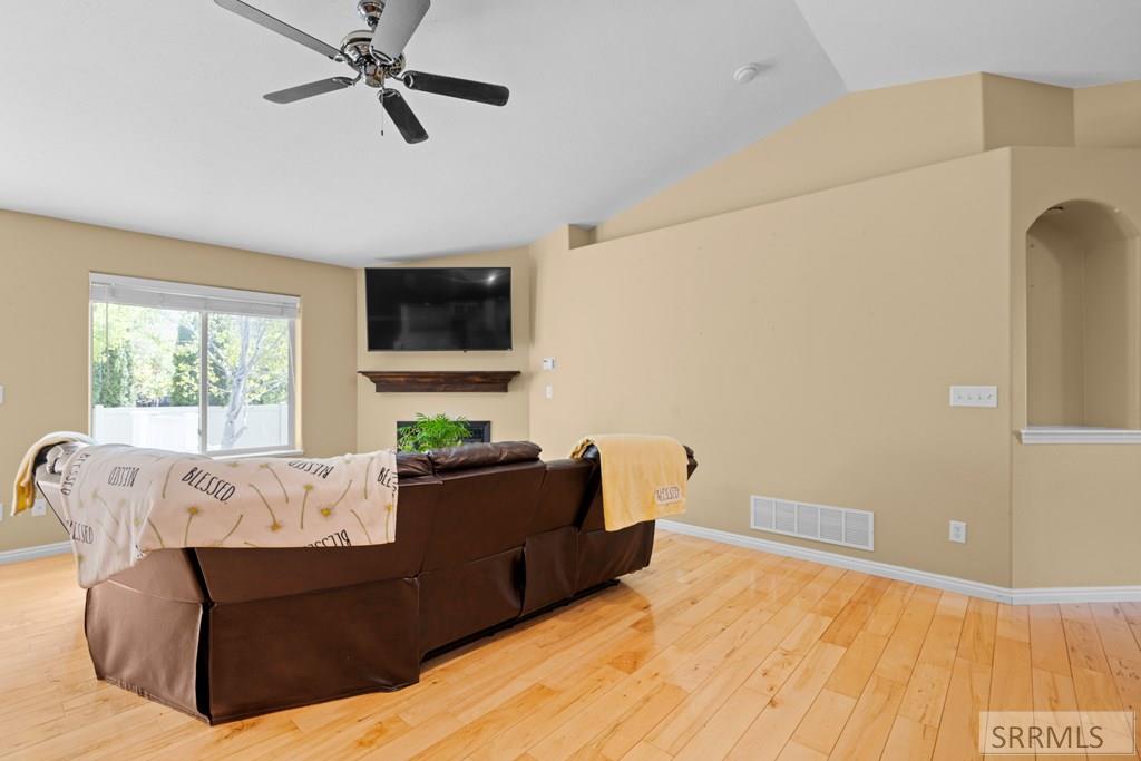 5009 S Vintage Lane
