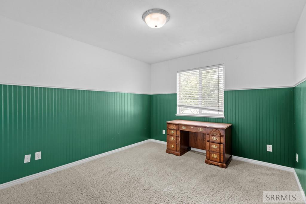 5009 S Vintage Lane
