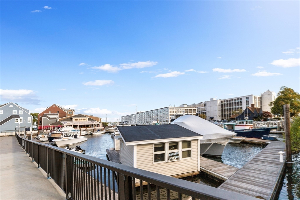225 Derby St # 504