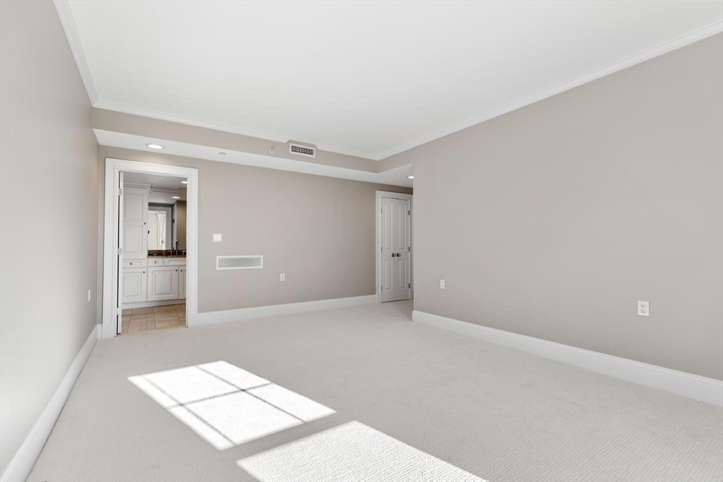 225 Derby St # 504