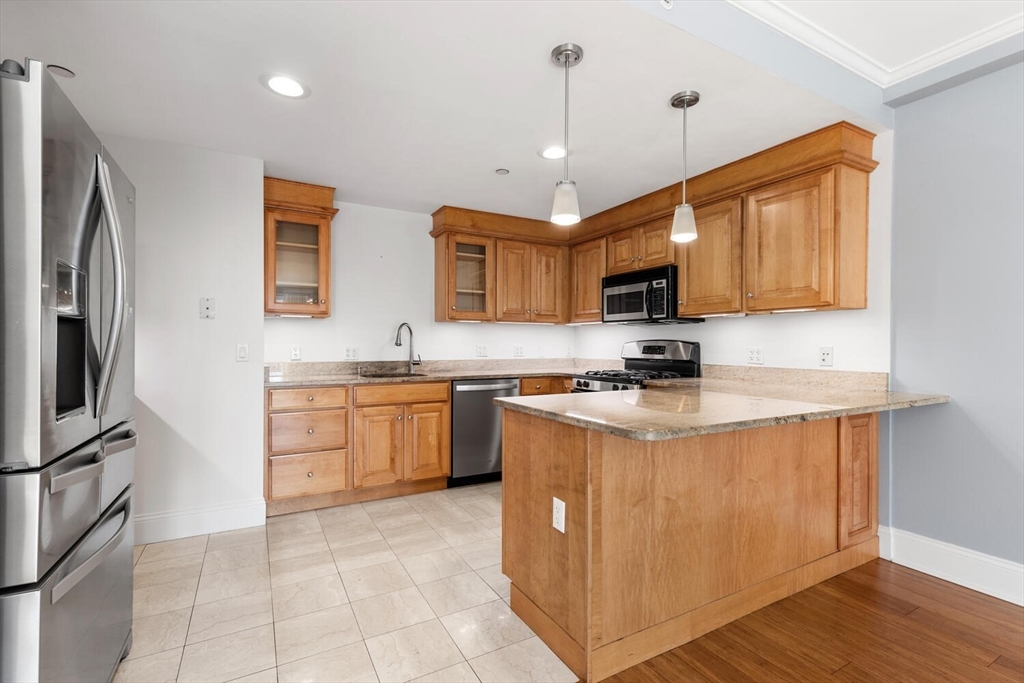 225 Derby St # 504