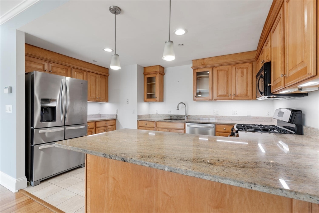 225 Derby St # 504