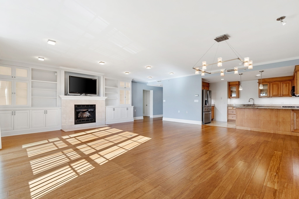 225 Derby St # 504