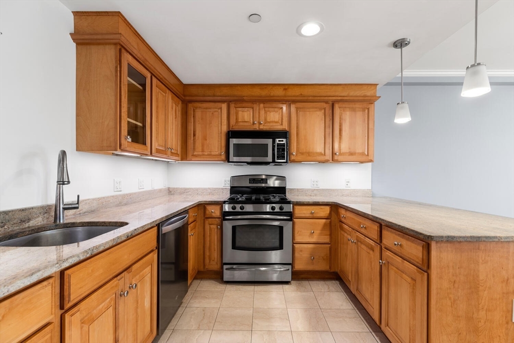 225 Derby St # 504