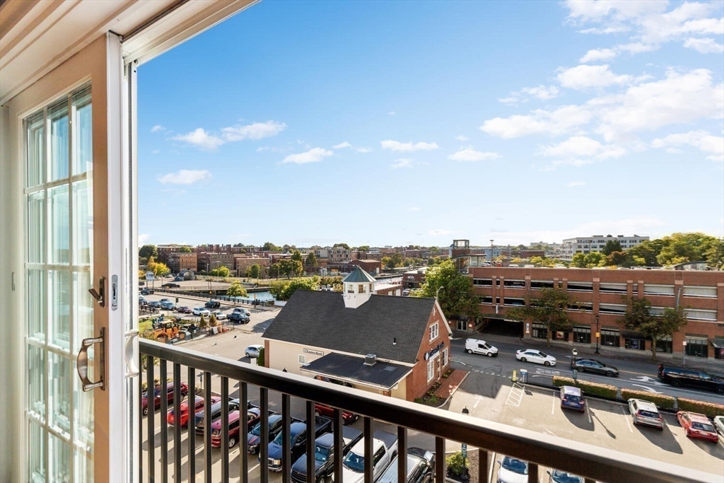 225 Derby St # 504