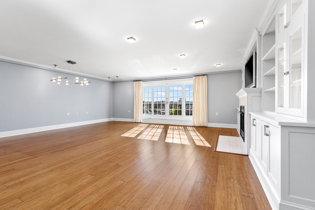 225 Derby St # 504