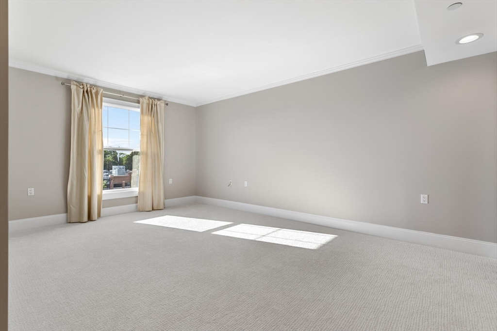 225 Derby St # 504