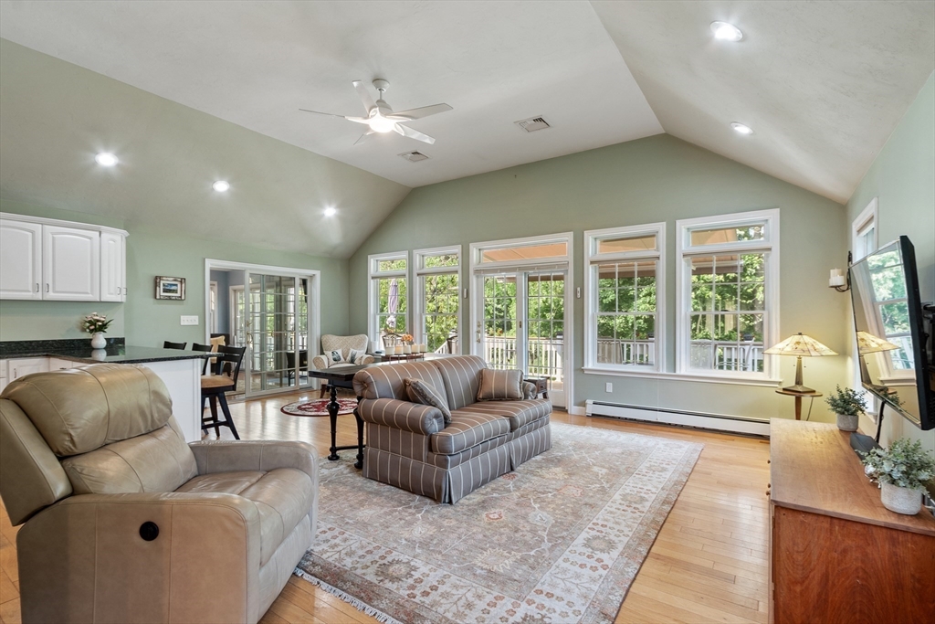 9 New Meadow Rd
