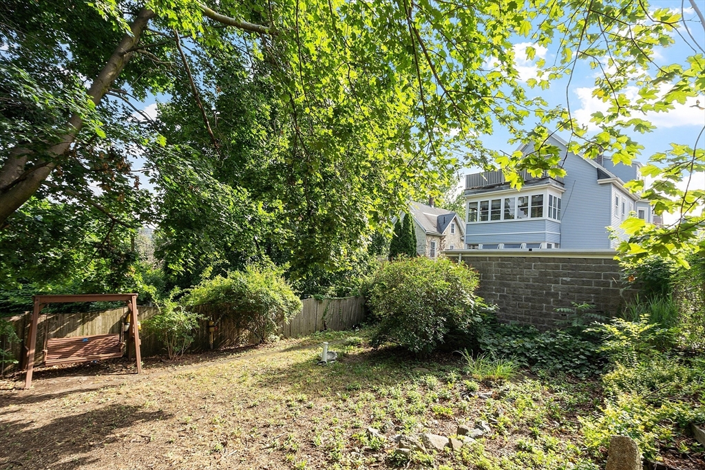 8-10 Lambert Ave