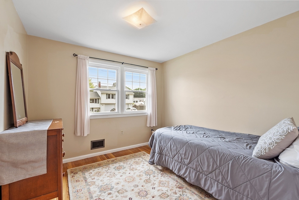 13 Meade St