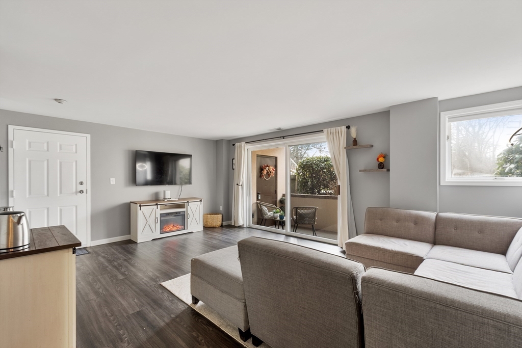 17 Bourbon Unit 76 # 76