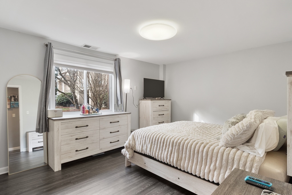 17 Bourbon Unit 76 # 76