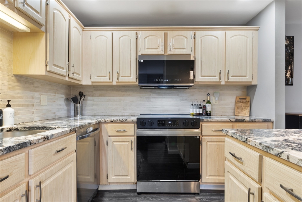 17 Bourbon Unit 76 # 76