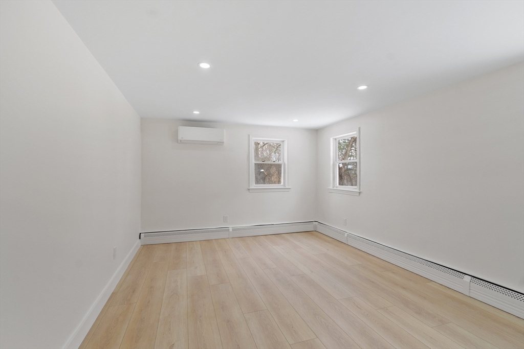 114 Lake St