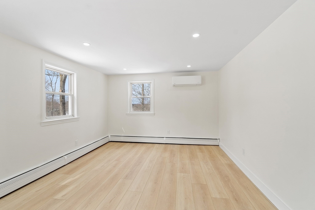 114 Lake St