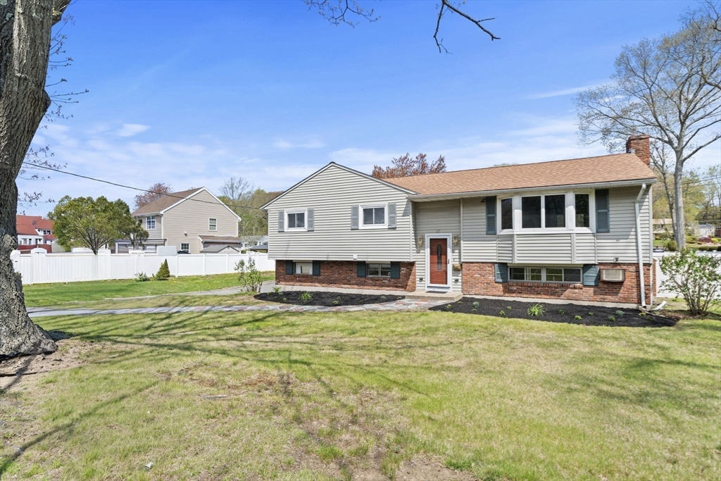 437 Lowell St