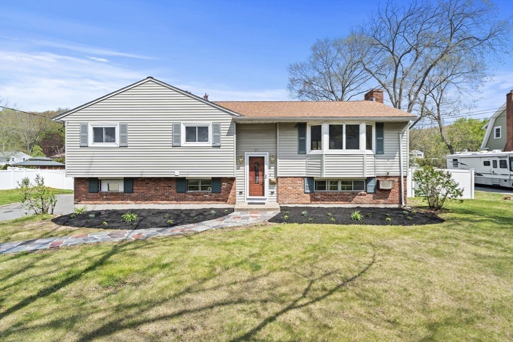 437 Lowell St