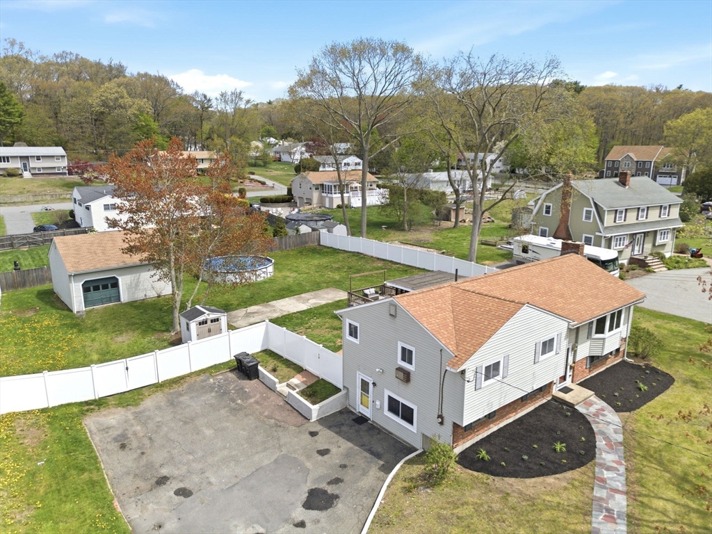 437 Lowell St