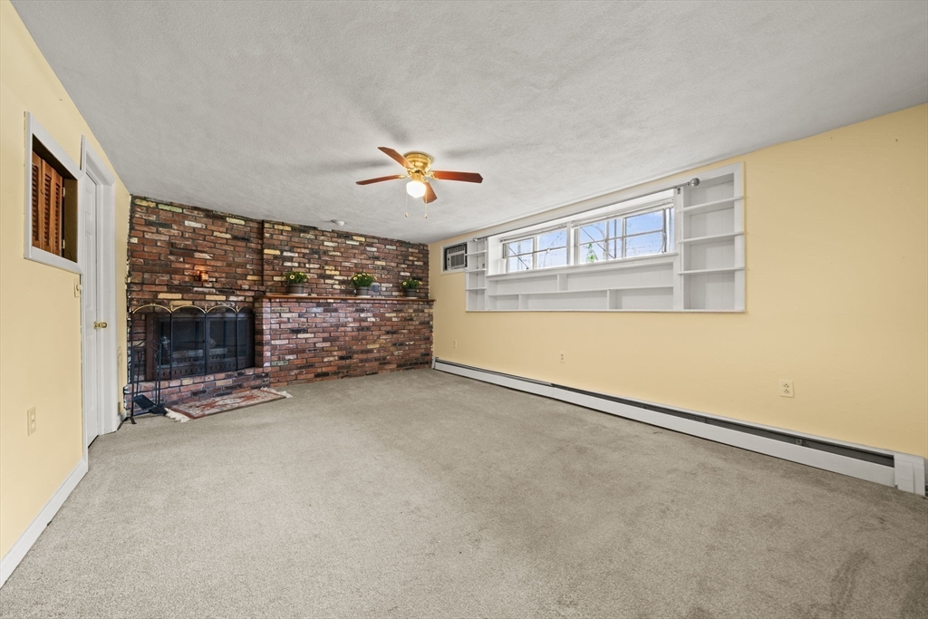 437 Lowell St