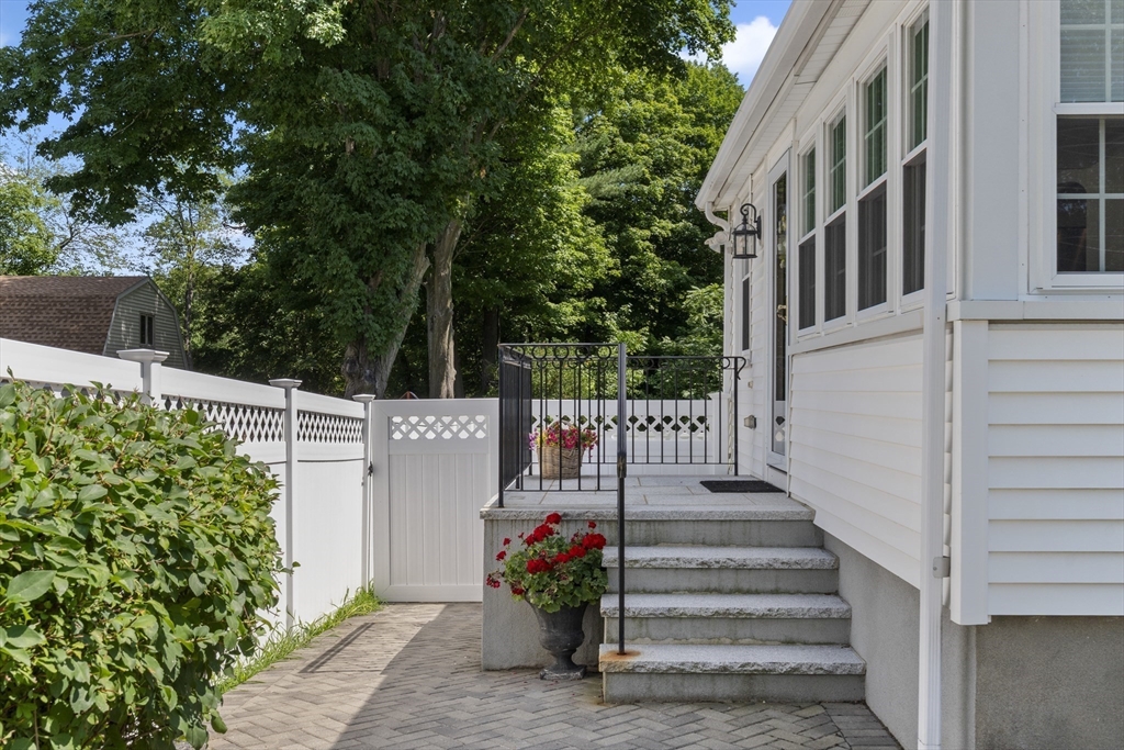 277 Vernon Street