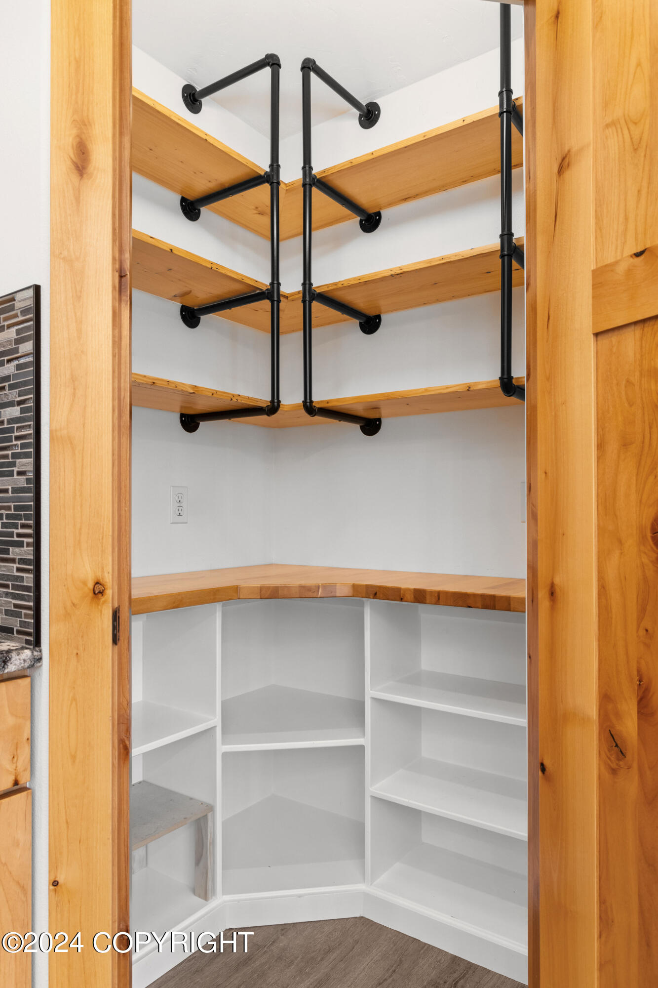 1060 Nelson Ave Avenue