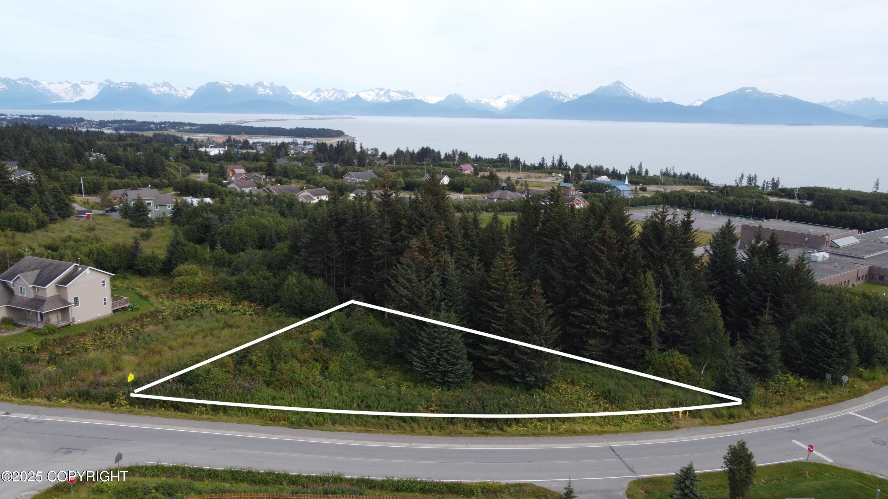 945 Soundview Avenue