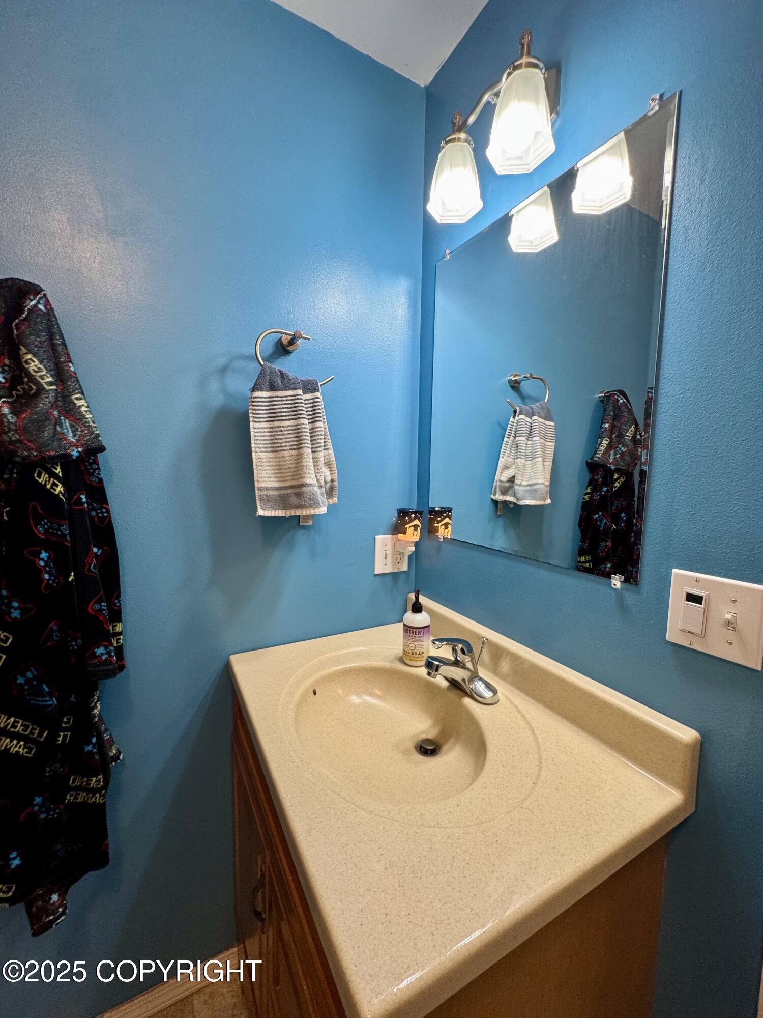 415 Crestwood Circle